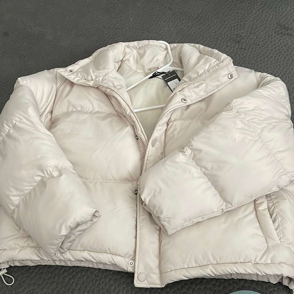 Pretty Little Thing cream puffer